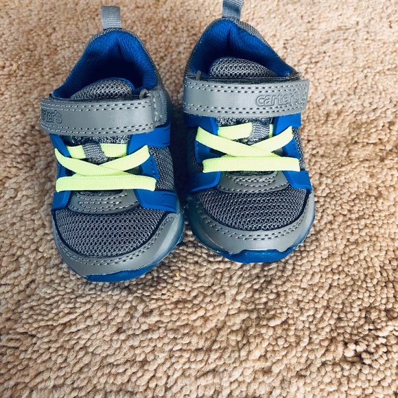Size 4 Carters Shoes - Picture 2 of 3